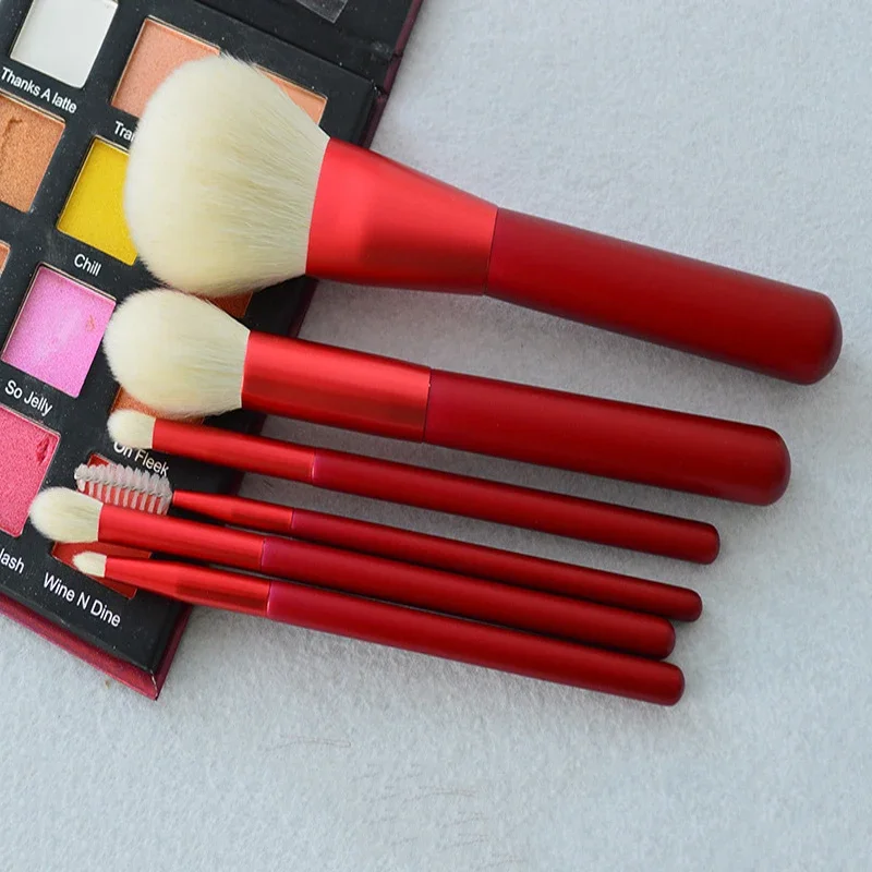 Set di pennelli per trucco rosso da 6 pezzi per fard viso in polvere Dettagli occhi Pennello Pennelli per trucco per sfumare cosmetici Strumenti di bellezza portatili