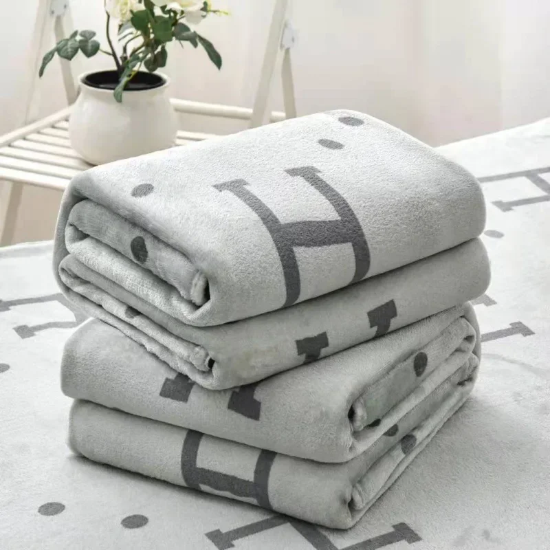 Four Seasons Blanket Air Conditioning Blanket Sheet Cover Blanket Coraline Cover Blanket Sheet Dual Purpose Flannel Blanket