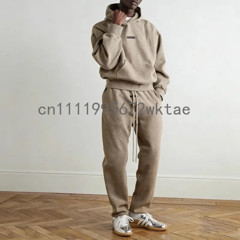 

Мужские оверсайз худи и спортивные костюмы (2 предмета) из коллекции 25SS: дизайнерский комплект с металлической текстурой и силиконовыми буквами, парные спортивные костюмы