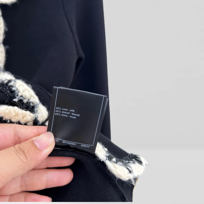 سترة نسائية خفيفة الوزن ومتينة لفصل الشتاء سترة منتفخة كلاسيكية للنساء لراحة الطقس البارد AI1599