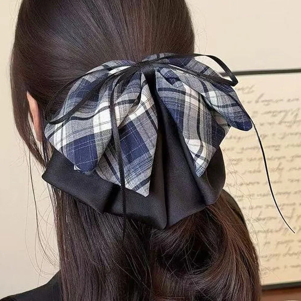 

Plaid bow, ribbon, grab clip, half tie hair on the back of the head, ponytail clip, temperament, hair volume, hairpin.