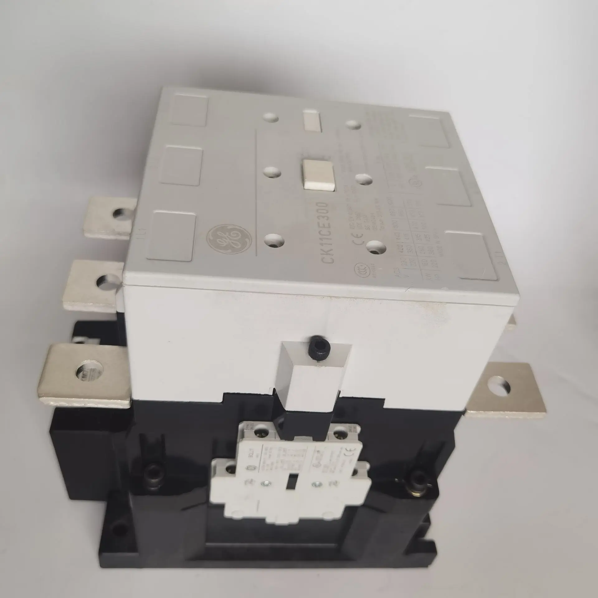 Imported American GE Contactor CK 11CE300CK 11CE311N100-250VAC/DC.