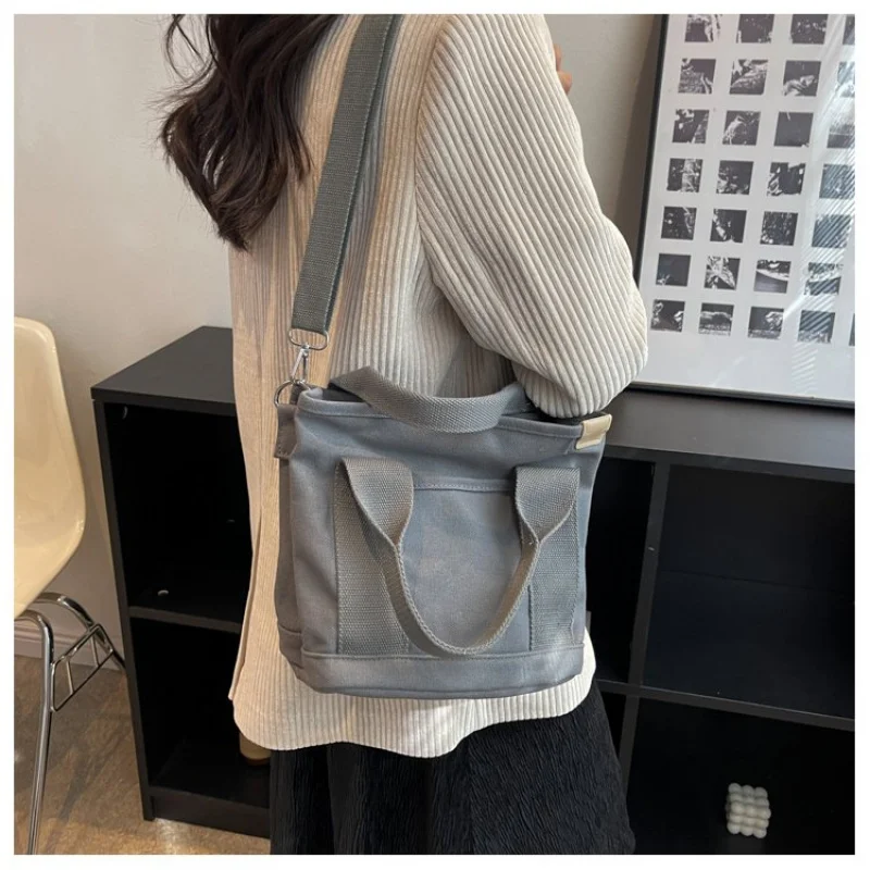 

2025 New High-end Luxury Brand Ladies Leather Shoulder Bag Famous Designer Simple Trendy Paris​