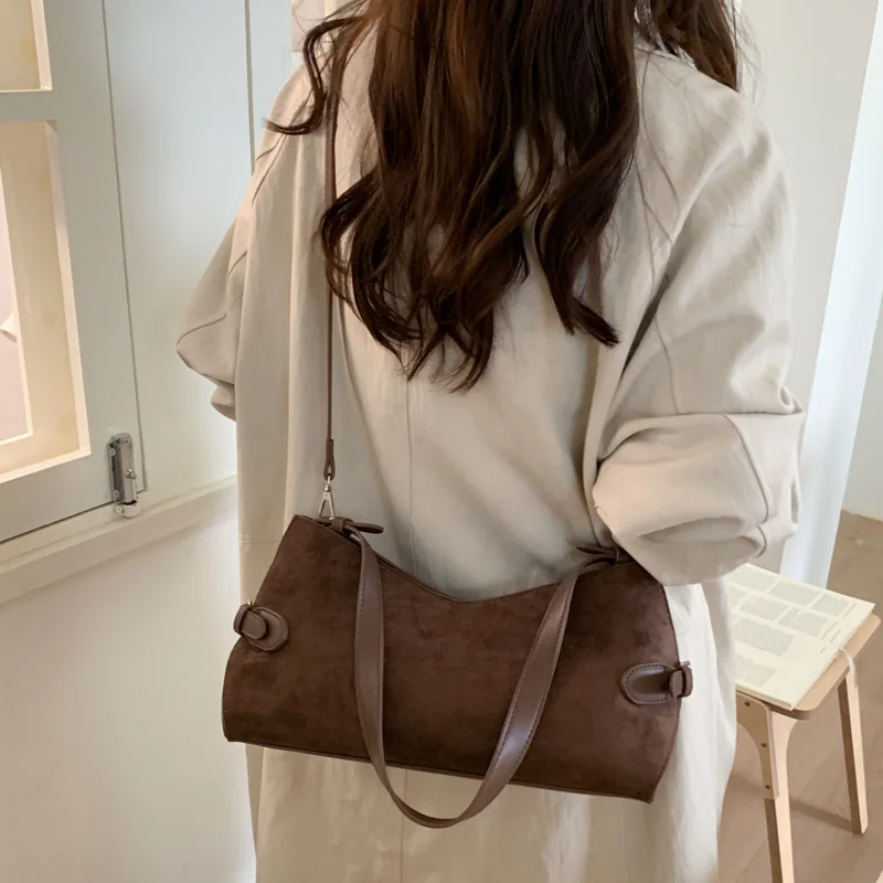 

2023 Новая большая вместительная сумка для женщин, универсальная сумка через плечо под мышками, повседневная сумка через плечо, просторная и легкая