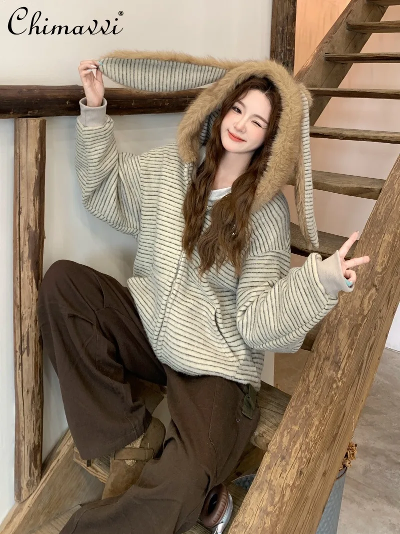 الخريف الشتاء كلية نمط مخطط لطيف الأرنب الأذن مبطن سترة البلوز المرأة مقنعين فضفاض الفراء طوق سميكة فروي معطف