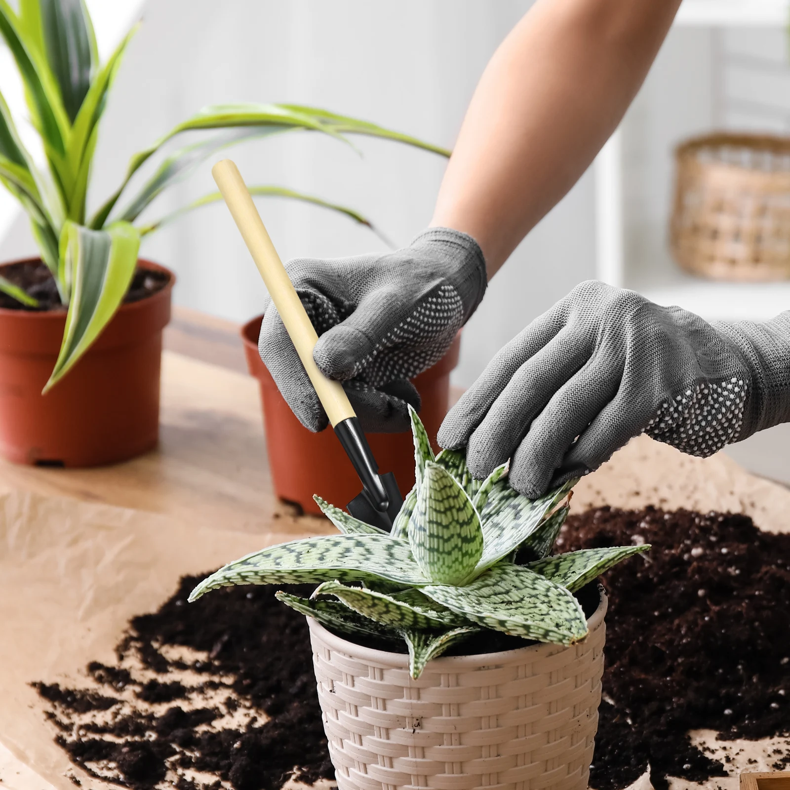 

2 set Mini Gardening Tools Set Wooden Handle Small Hand Shovel Transplant Digging Trowel Planting Rake Garden Hand Fork Weeding