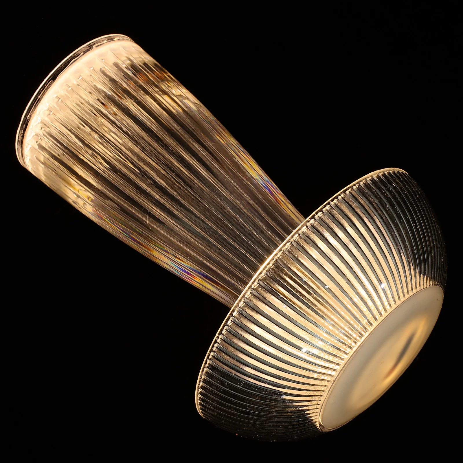 ضوء ليلي صغير لغرفة النوم طاولة زجاجية شفافة لينة Led أباجورة مصباح للزينة الجمالية لغرفة المعيشة