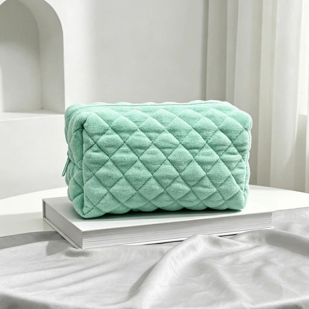 Durable Large Capacity Makeup Bag Quilted Soft Fluffy Cosmetic Pouch Multifunctional Lightweight Toiletry Storage Pouch Women