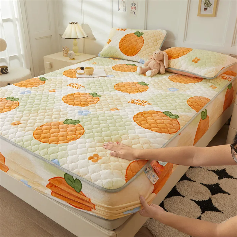 1pc Fitted Sheet Home Textiles Winter Warm Coral Velvet Double Bedspreads Elastic Band Mattress Cover Queen Bed Sheet Bed Linens