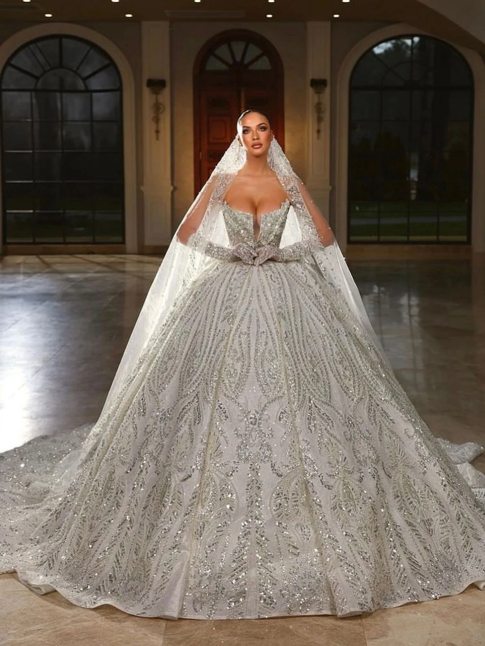 

Shiny Embroidery Beads Ball Gowns Wedding Dress Sexy Deep V-neck Sleeveless Bridal Gown Customized Luxury Dresses For Bride