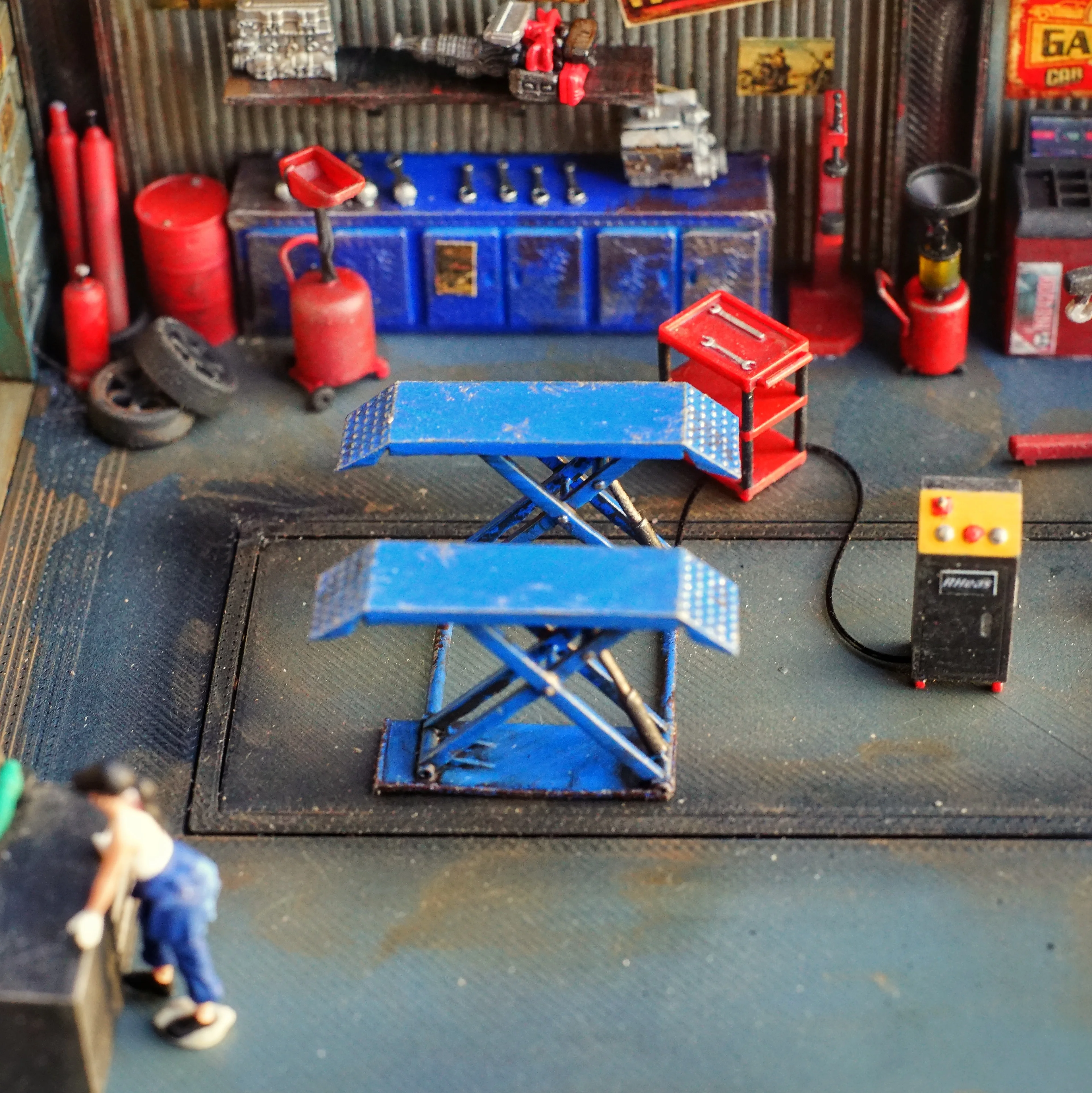 Diorama 1:64 Shear Lift Model Auto Repair Garage Scence Decoration Miniature Modifications  Accessories Collectible Figure