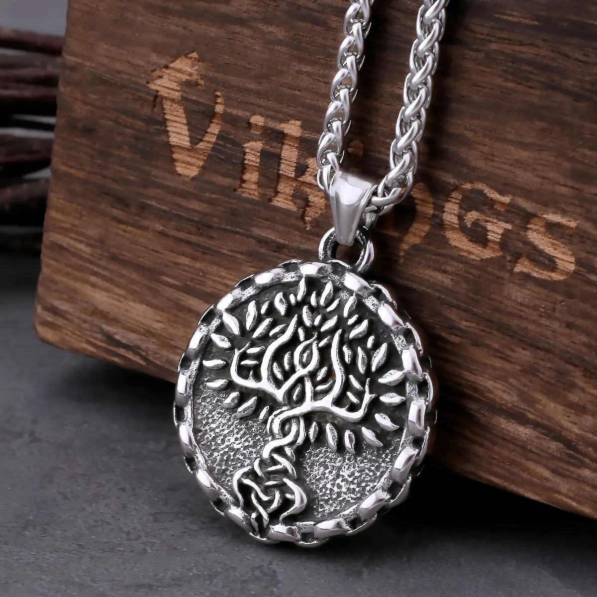 

Classic Viking Tree of Life Symbol Necklace Men Nordic Biker Amulet Pendant Necklace Viking Fashion Stainless Steel Jewelry Gift