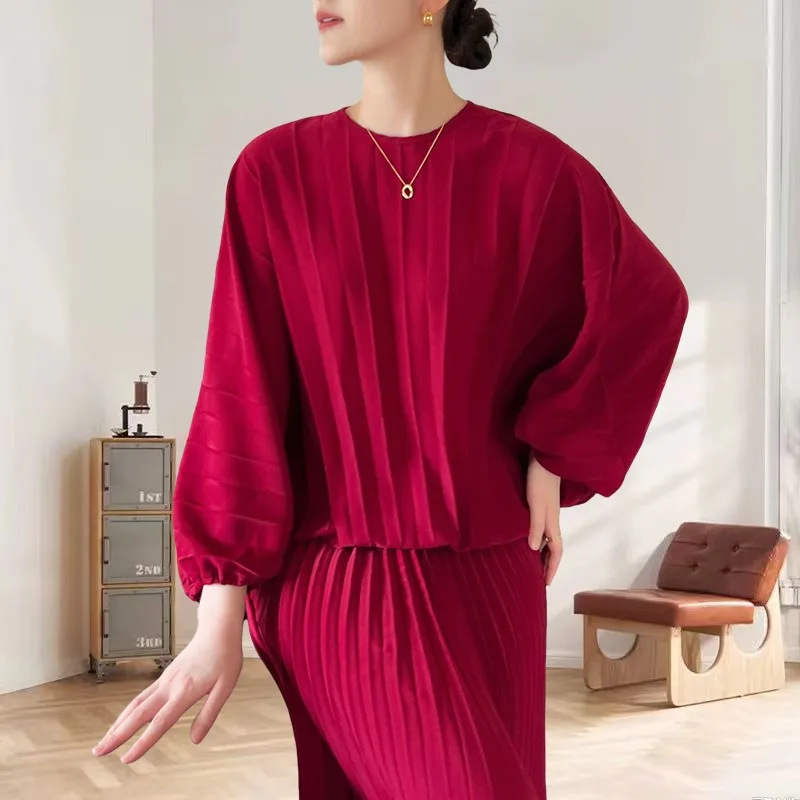 

Miyake Pleated T-shirt Solid Color 2025 Autumn New Miyake High-end Pleats Loose Large Size Versatile Casual Lazy Wind Shirt Tops