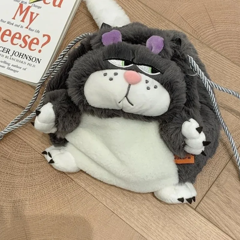 

Новый плюшевый рюкзак Lucifer Cat, новая милая сумка через плечо с мягкими животными в стиле аниме, кавайная сумка с героями мультфильмов для женщин, сюрприз для девочек