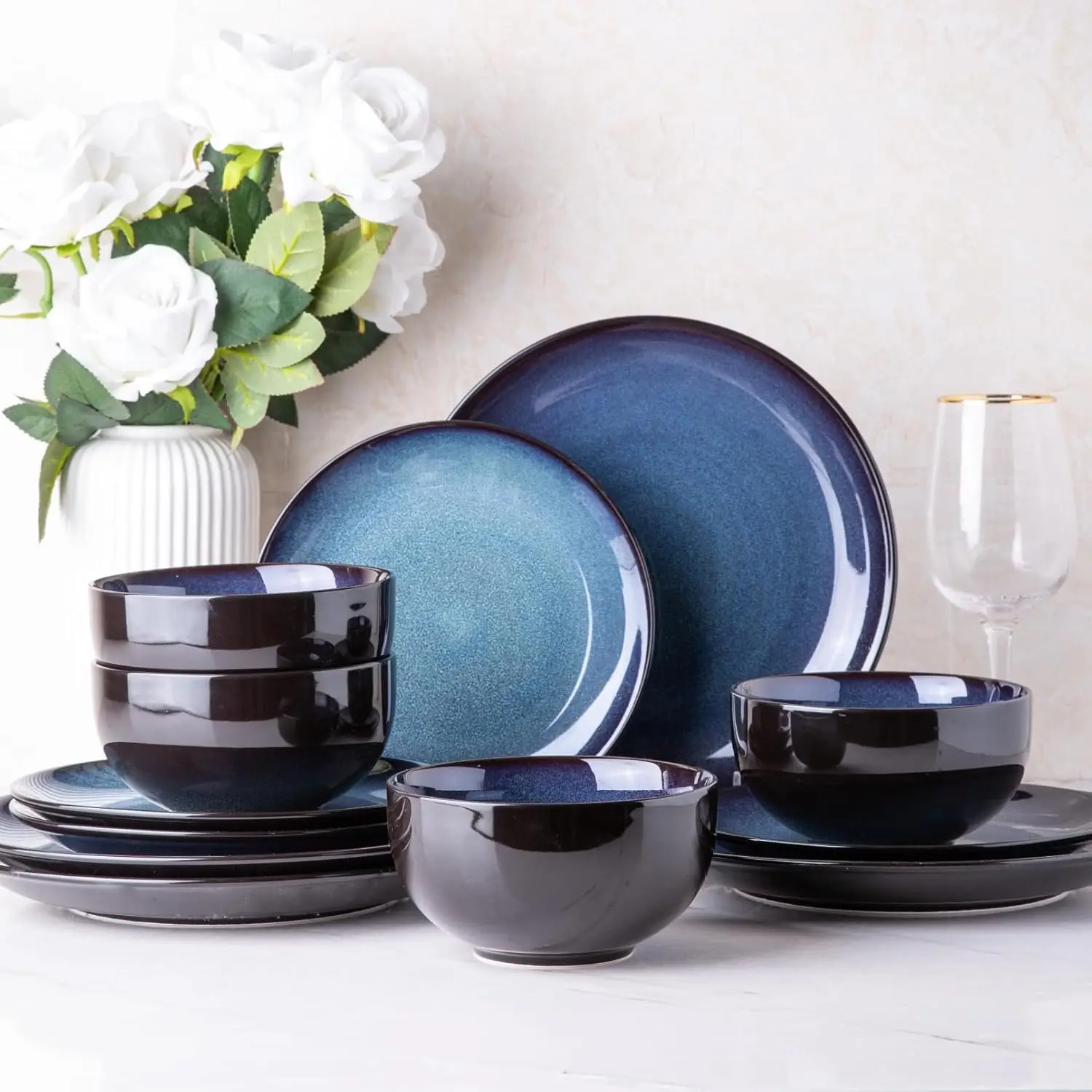 Ceramic Dinnerware Set for 4, Stoneware Plates & Bowls, Chip-Resistant | Dishwasher, Microwave & Oven Safe