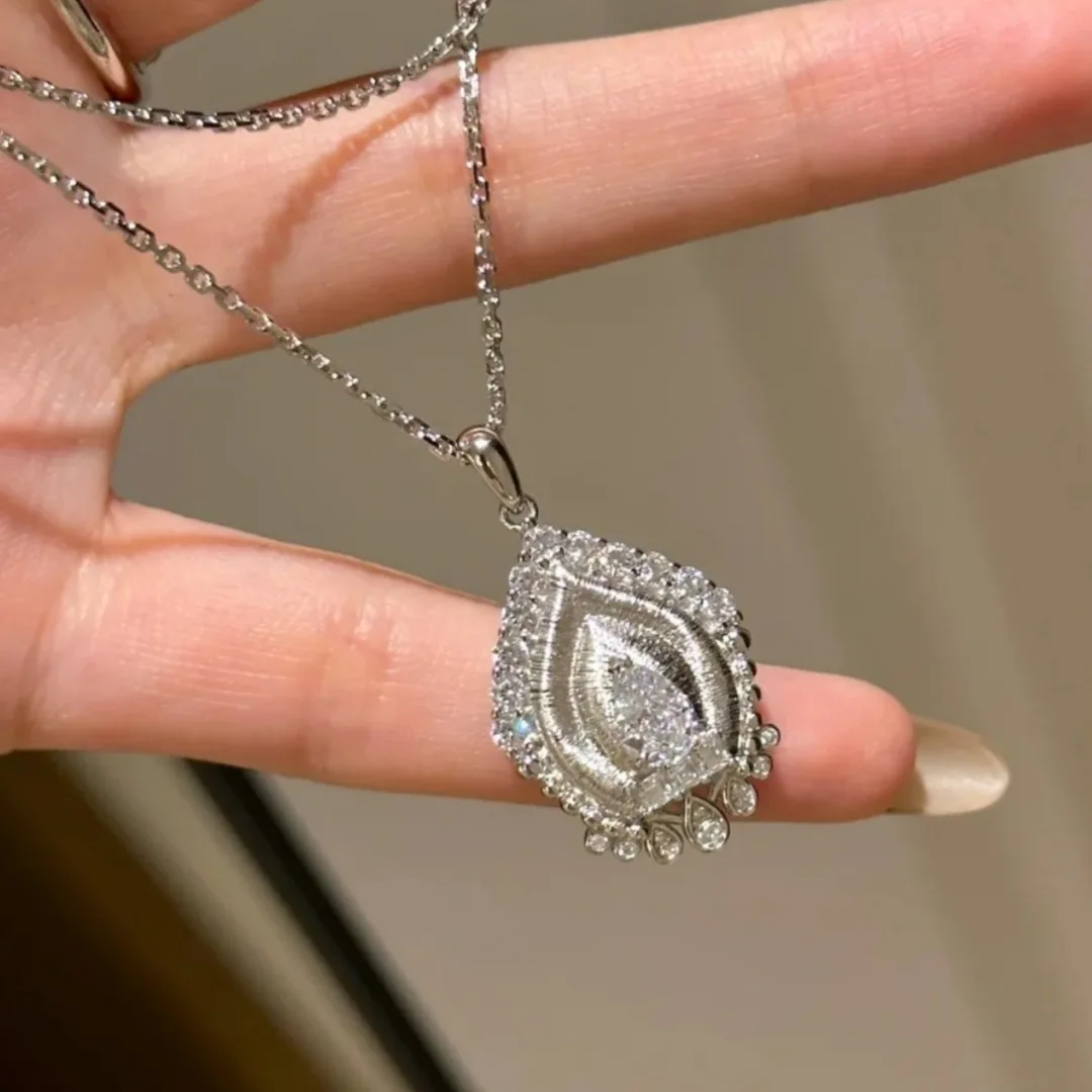 Sparkling vintage palace style brushed crafts white pagoda water drop necklace high-end fashion charms pendant wedding jewelry