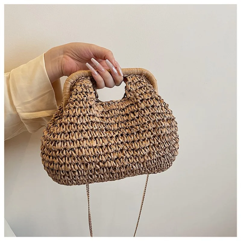 

Elegant Messenger Bag For Women Leather Made Luxury Brand Popular Design Featuring Roomy Pockets And Elegance
