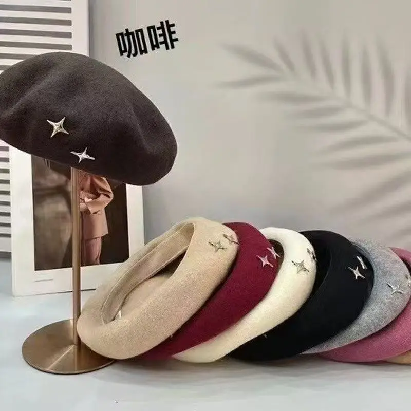 Women Star Decor Beret Hat, Trendy Warm Painter‑style Cap For Autumn Winter Daily Wear