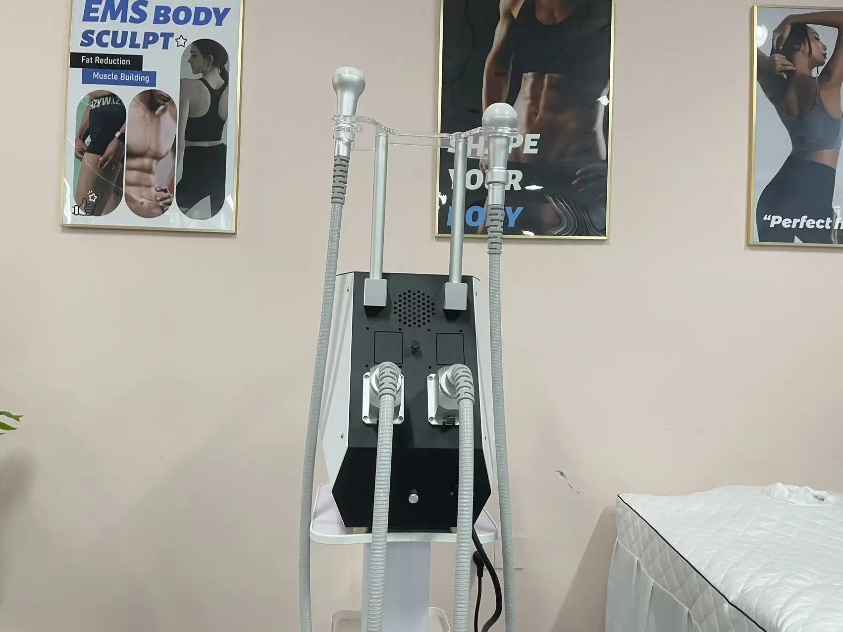 آلة نظام الصدمات الحرارية الاحترافية للوجه والجسم - تكنولوجيا التبريد المتقدمة للعناية بالبشرة والعلاج بالتجديد