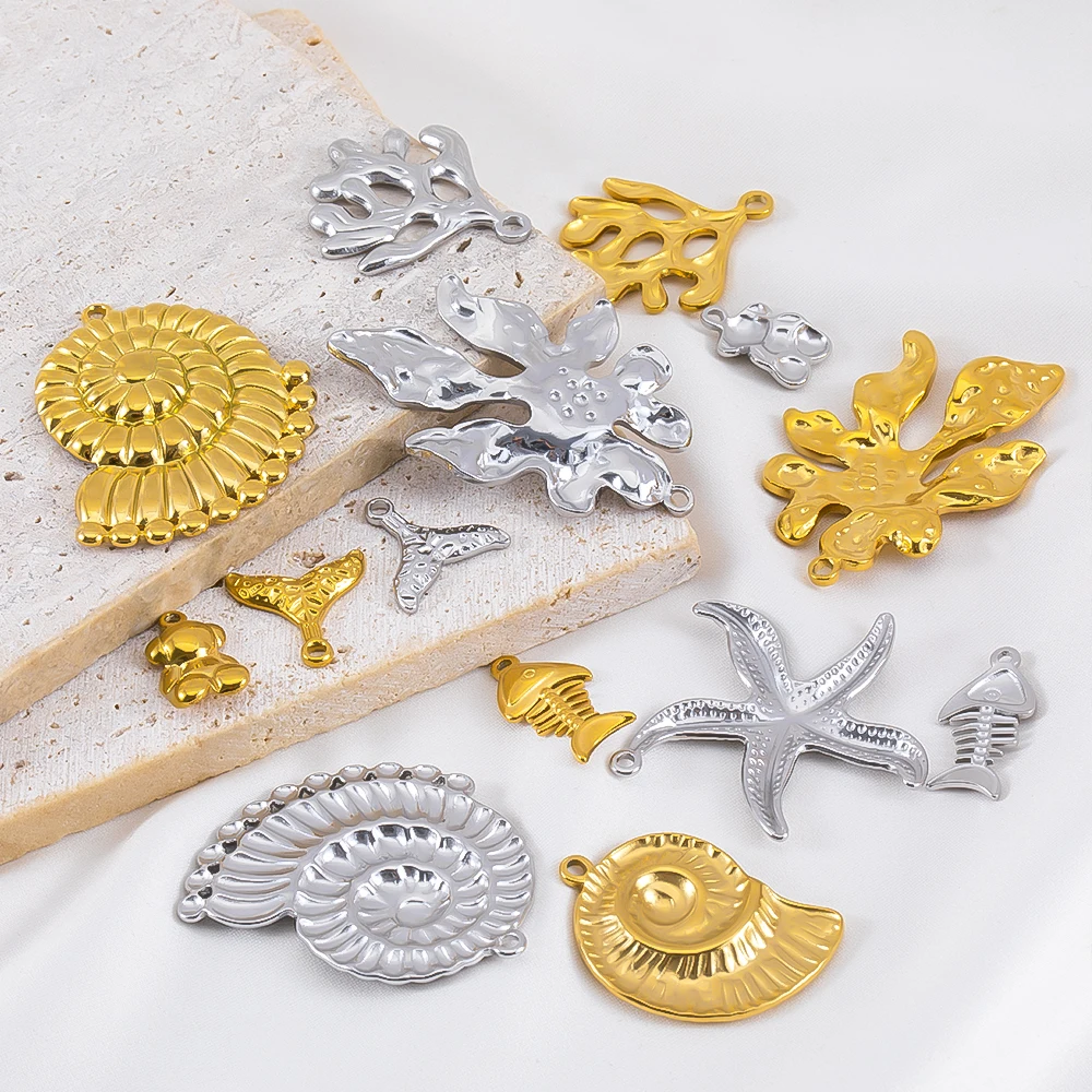 2 Buah Liontin Rumput Laut Karang Keong Bintang Laut Ikan Baja Tahan Karat Jimat Tema Laut untuk Aksesori Kalung Pembuatan Perhiasan DIY