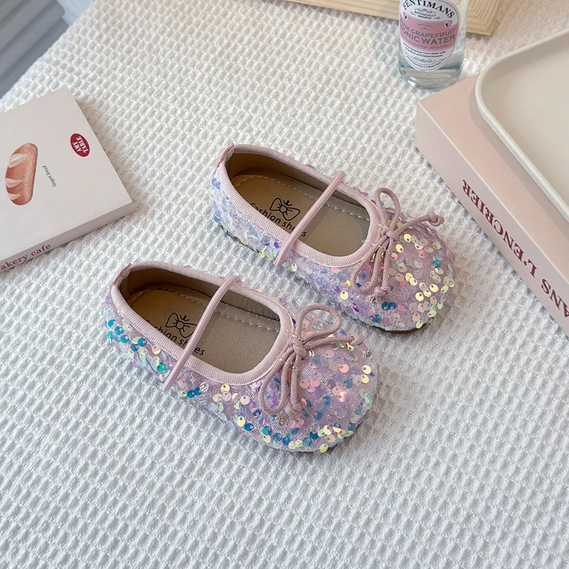 Sepatu Flat Pesta Anak Perempuan Busur Bling Sepatu Putri Anak Sol Lembut Dangkal Pita Elastis Flat Balet Anak-anak Balita PU Solid