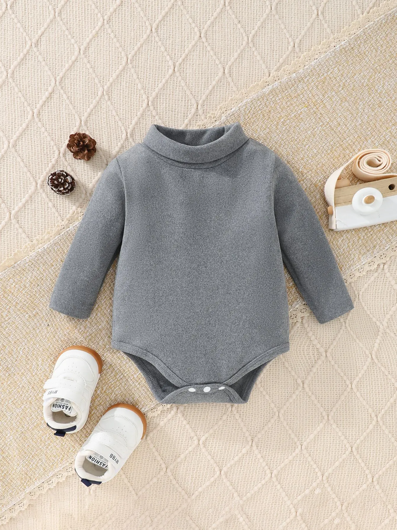 3-Piece Baby Girl Autumn And Winter Comfortable Warm Simple Solid Color Casual Velvet High Neck Long Sleeve Triangle Clothing