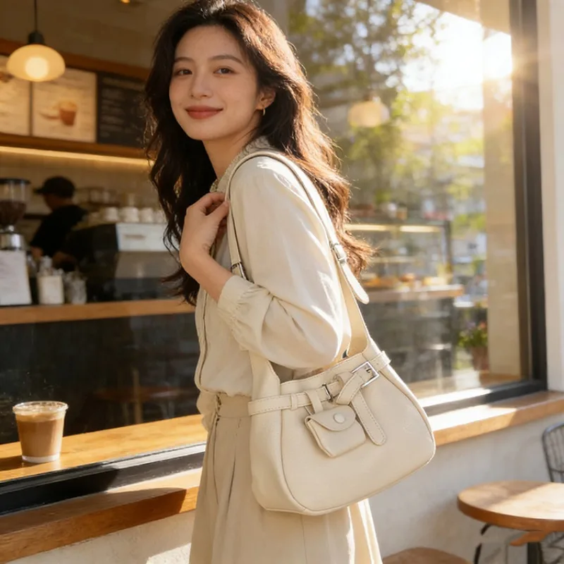 

Women's Everyday Style Genuine Leather Crescent Bag, for Work, Travel, Daily Commute & Casual Street Style Bags for Women