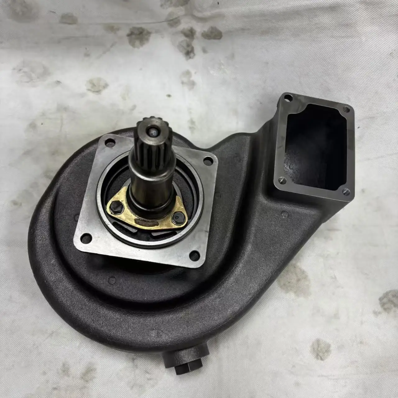 

Gold seller 416-0610 212-8177 4160610 2128177 Water Pump Is Suitable for Engine 3512 3516 3508B.