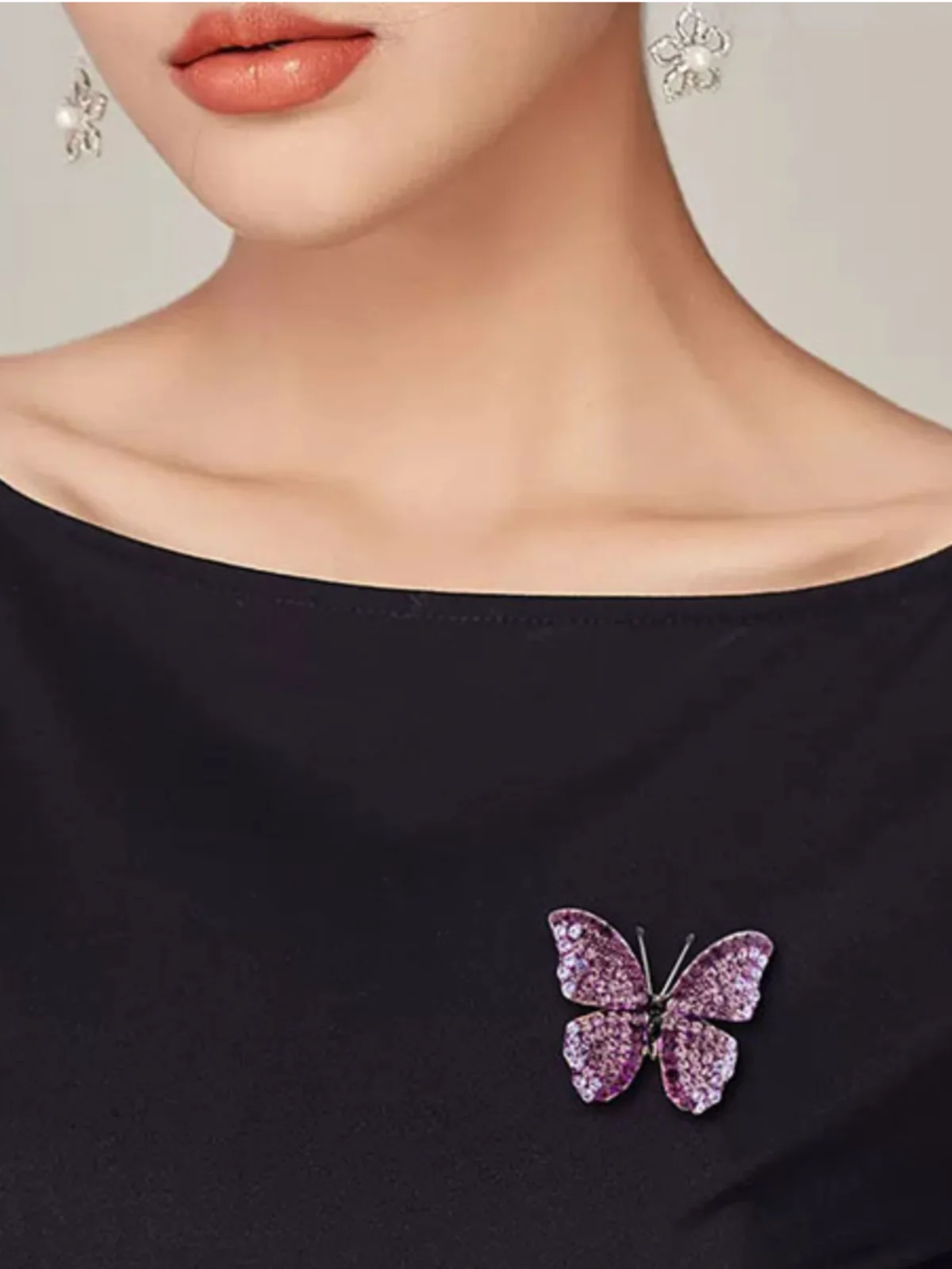 Full Drill Butterfly Brooch Corsage Female Accessories Coat Pin Cardigan Sweater Simple Small Incense Wind Decorative 1$ Postage