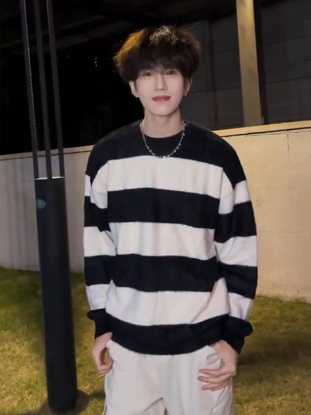 

Японский полосатый вязаный свитер для мужчин с круглым вырезом, теплый базовый слой, мягкий свободный крой, длинный рукав