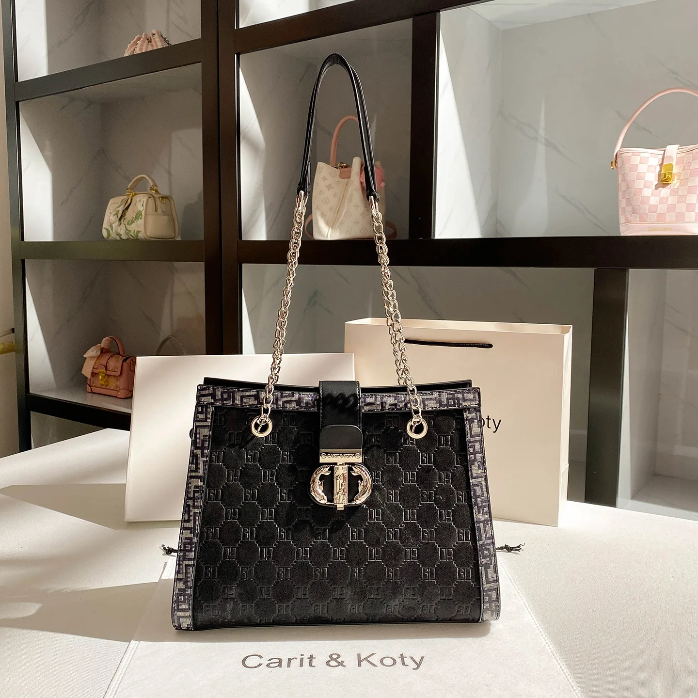 Women's Stylish Minimalist Vintage Diaper Bag Classic Designer Leather Tote For Luxury Commuter And Trendy High-End Shopper