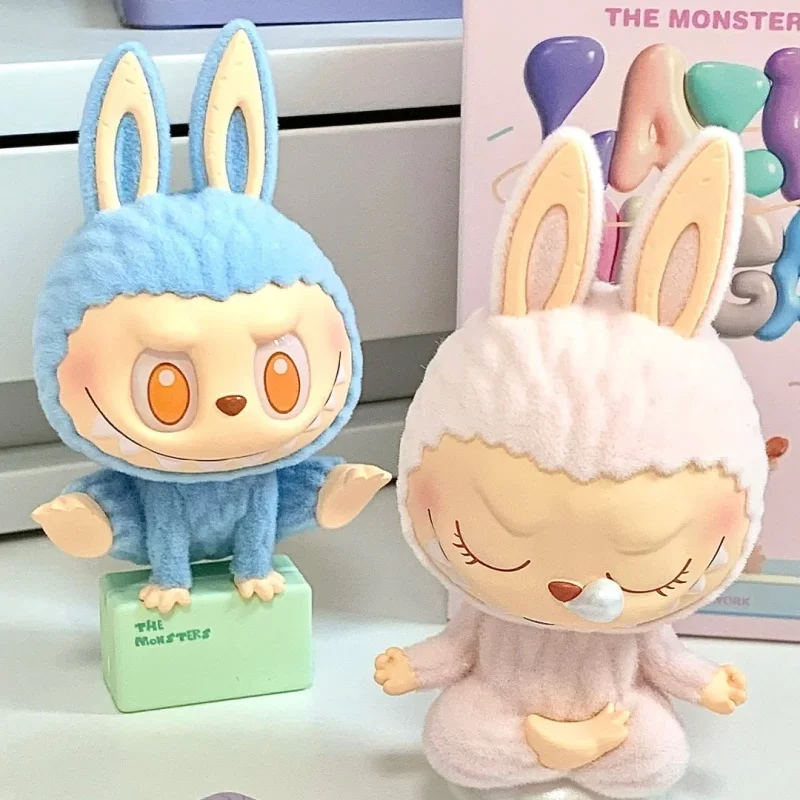 Figuras bonitas de Popmart Labubu Lazy Yoga, caja ciega, decoraciones, muñecas, juguetes de moda, adornos, caja misteriosa, pegamento
