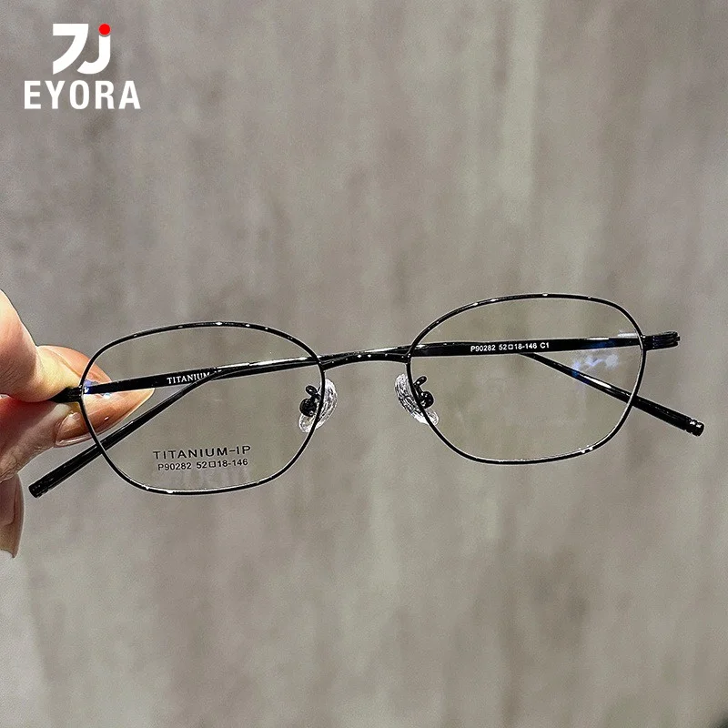 

EYORA Luxury Minimalist Titanium Reading Glasses for Women Anti Blue Light Photochromic Glasses Optical Lenses with Prescription