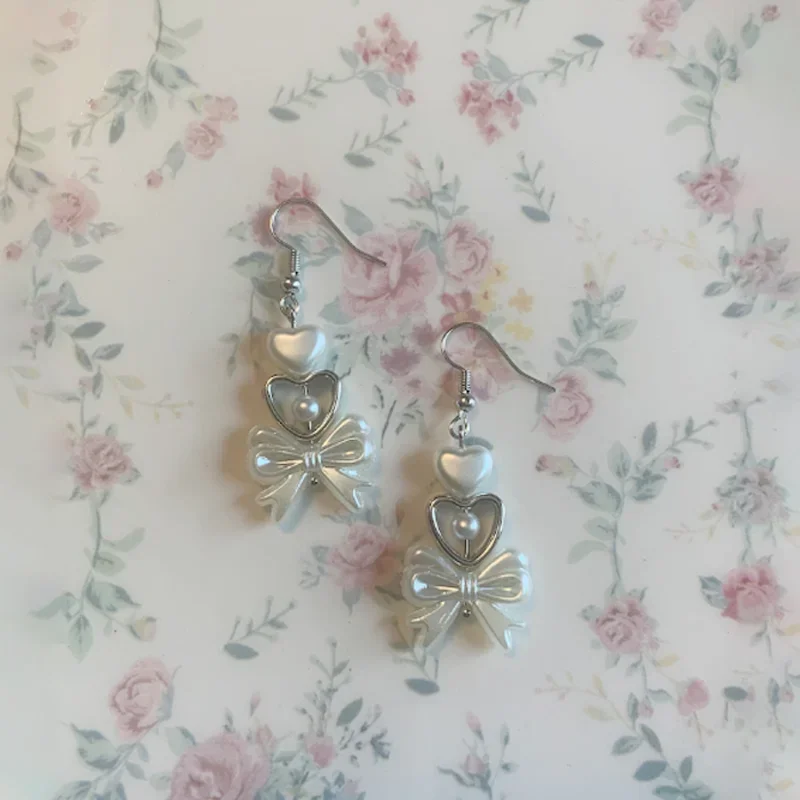 Dance On My Own | Pearl Bow Heart Dangle Earring-image