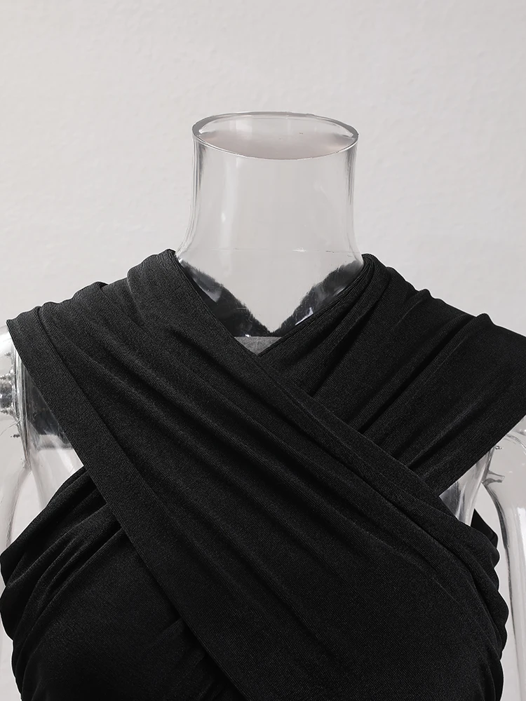 [EAM] Women Black Cross Irregular Pleated Elegant T-shirt New Round Neck Sleeveless Fashion Tide Spring Summer 2024 CPDB102