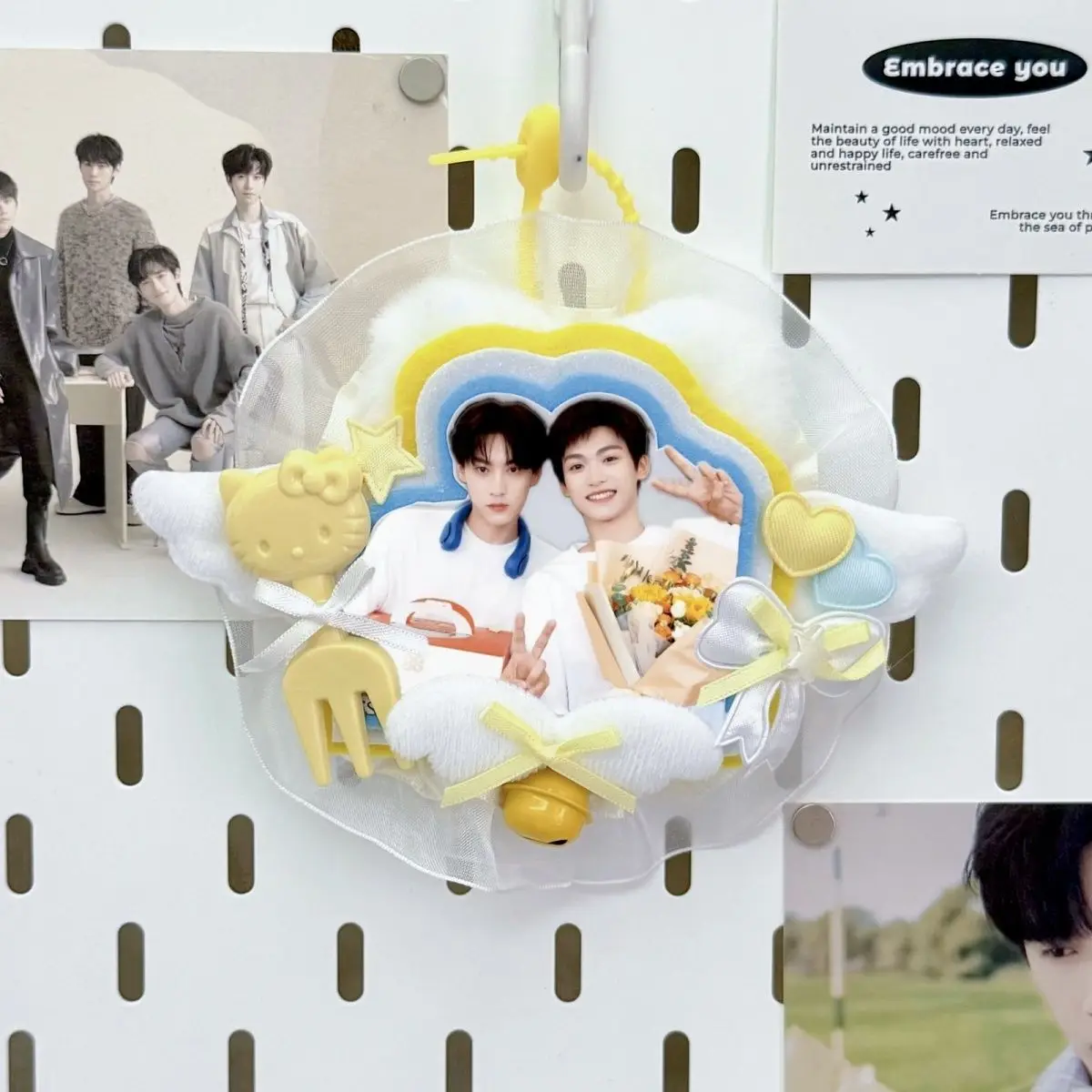 "Tian Xu Ning Zi Yu'' bellissimo zaino scolastico riflettente a metà lunghezza in tessuto non tessuto 'Reverse Love', con un fantastico ciondolo realizzato a mano