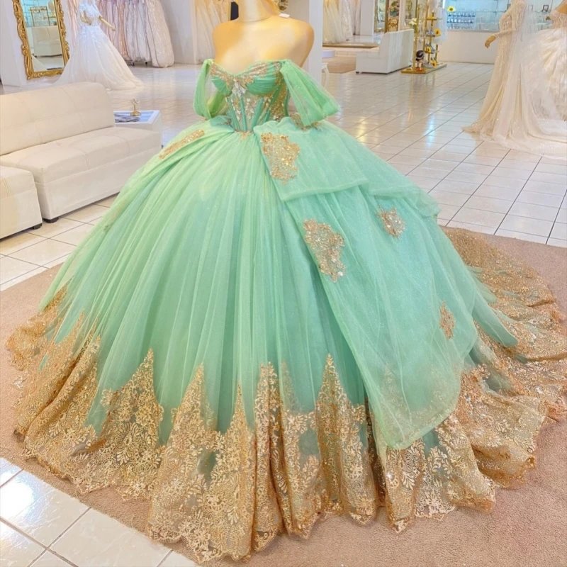 

Green Shiny Quinceanera Dresses Off The Shoulder Gold Applique Lace Beading Crystal Tull Party Birthday Sweet 16 Dres Vestidos