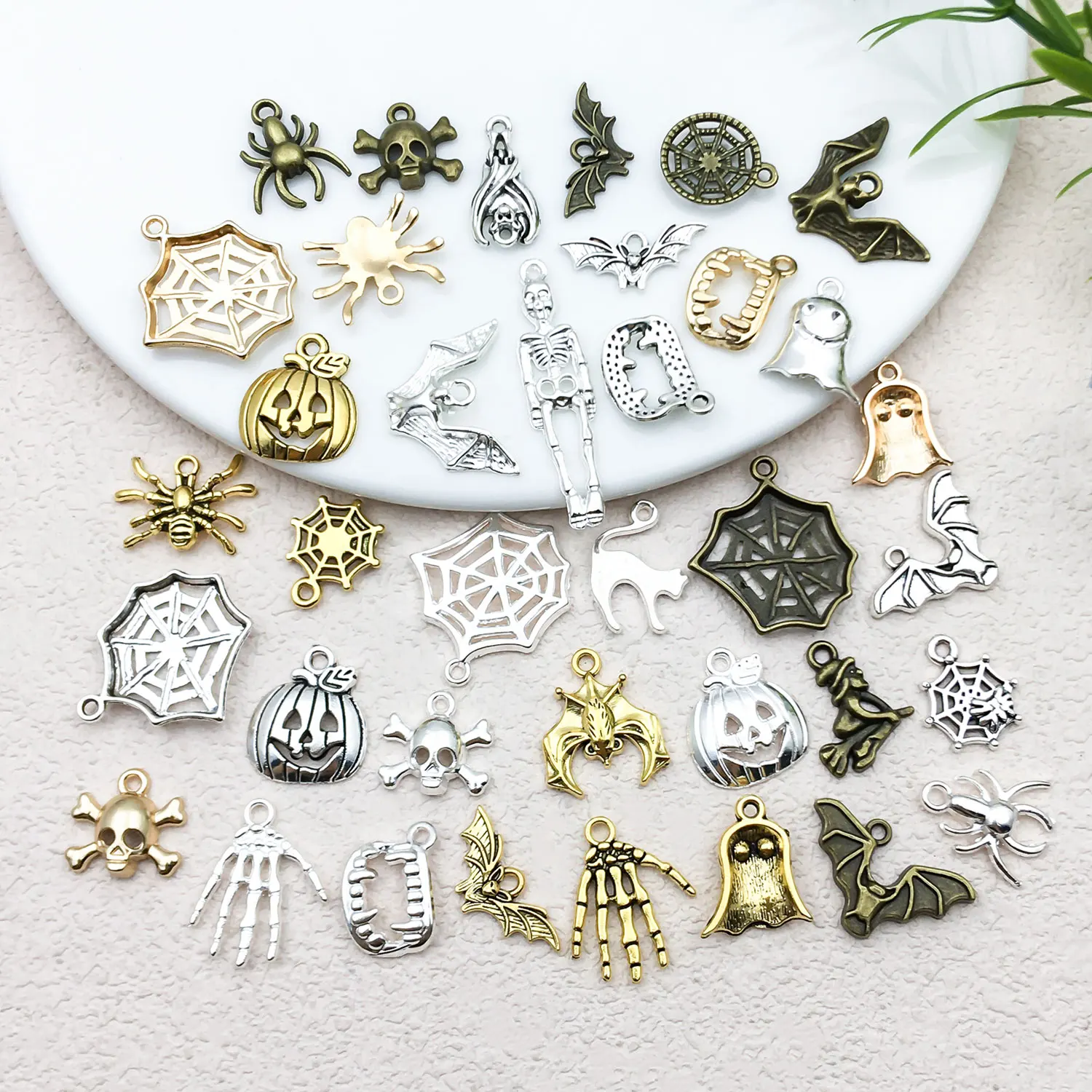 20/100pcs Antique Silver/Antique Green /KC Gold/Bright Silver Halloween Series Charms Pendant DIY Necklace Key Chain Jewelry