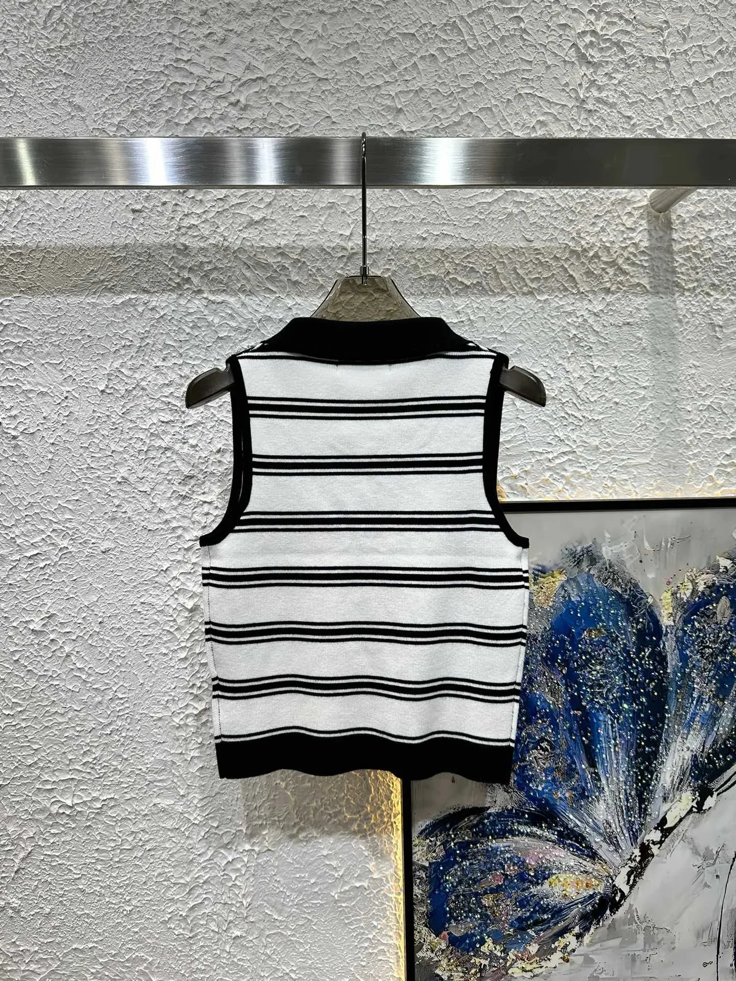 

new women's striped vest summer elegant sexy sweater Europe and the United States fashion explosion high-end quality top