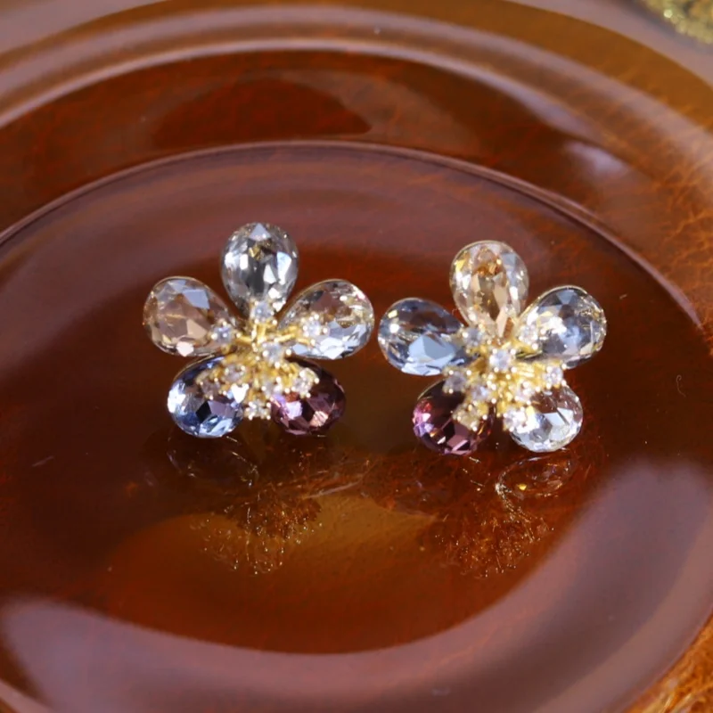 Korean new design fashion jewelry 18K gold plated color crystal flower earrings elegant women's daily work accessories