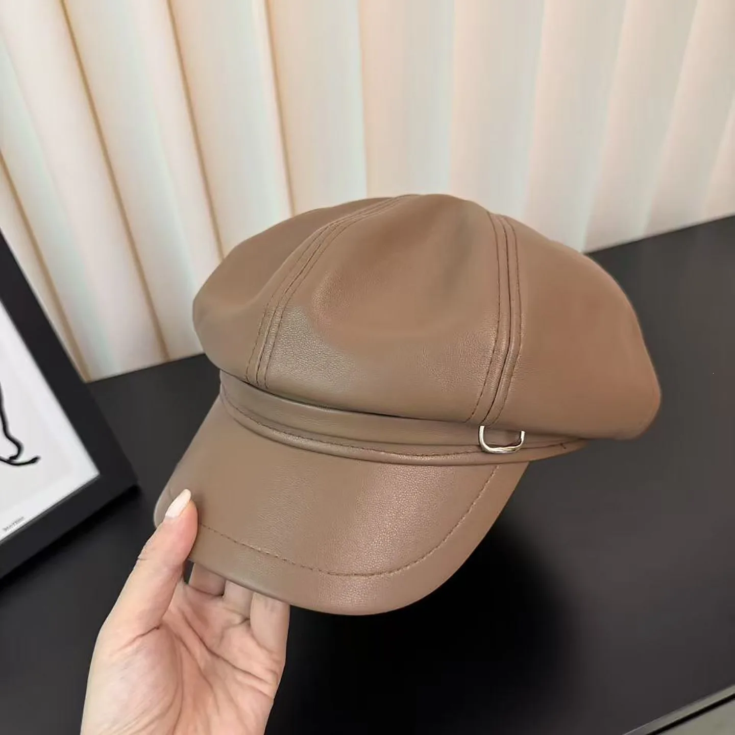 Faux Leather Octagonal Cap Women British Vintage Newsboy Cap Spring Autumn Fashion Flat Cabbie Hat Metal Buckle Streetwear