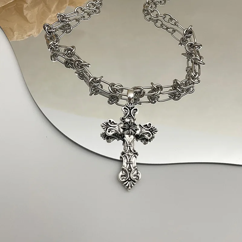 خمر الشرير نمط Y2k الرجال والنساء الملتوية الصليب قلادة قلادة القوطية غير النظامية نمط شخصية الاتجاه مجوهرات