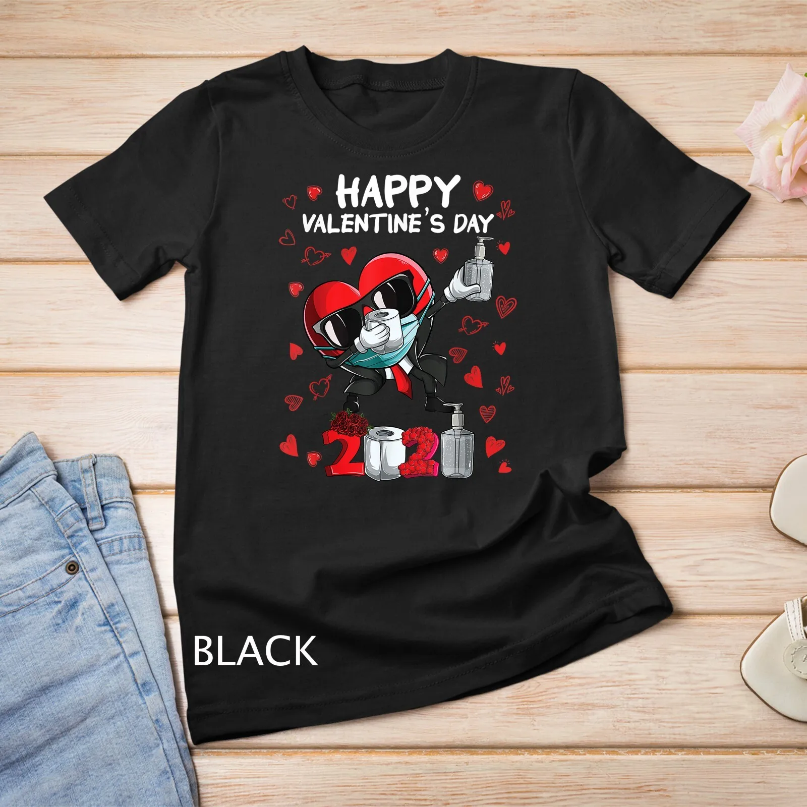 تي شيرت Dabbing Heart In A Mask Happy Valentines Day للرجال والنساء