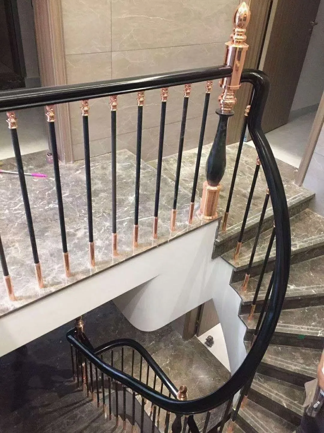 التخصيص الألومنيوم الفن الدرابزين للدرج