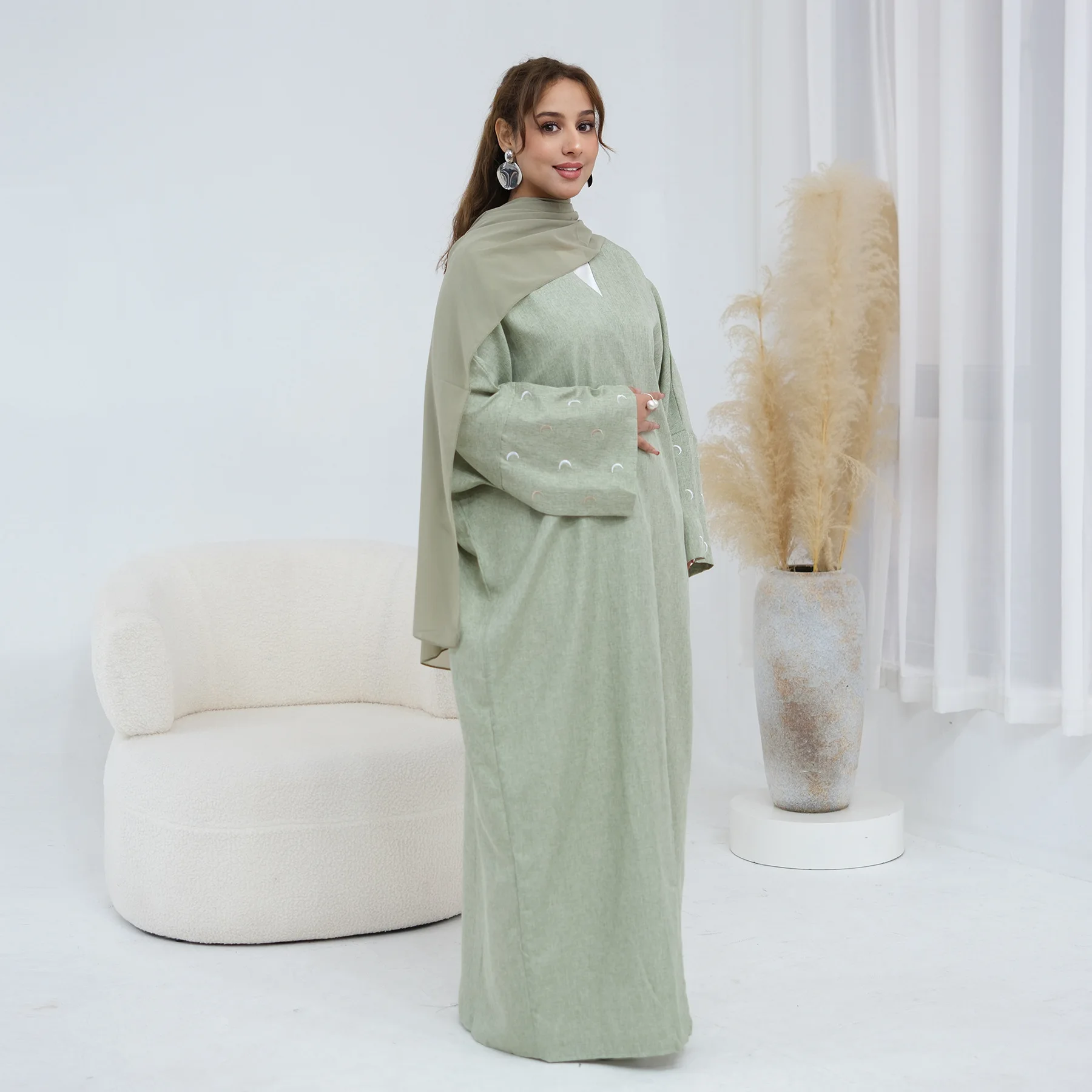 

Muslim Women Moon Embroidery Abaya Hijab Dress Dubai Kimono Cardigan Islam Jalabiya Ramadan Kebaya Caftan Marocain Femme Robe