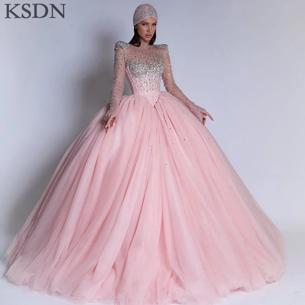 فساتين سهرة وردية رائعة من KSDN رسمية برقبة دائرية وأكمام طويلة كريستالية ذيل شابيل فستاين سهرة/فساتين الحفلات فستان الأميرة الأنيق