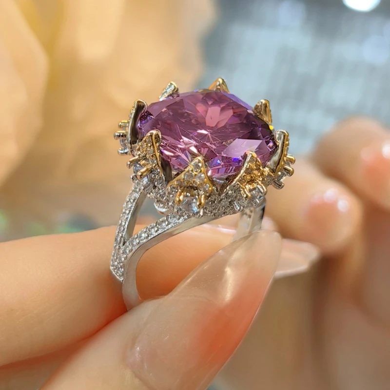 

Two-tone Gold-plated Purple Sapphire Ring - Elliptical Sapphire Main Stone - Luxurious Cocktail Ring Suitable for Women To Wear