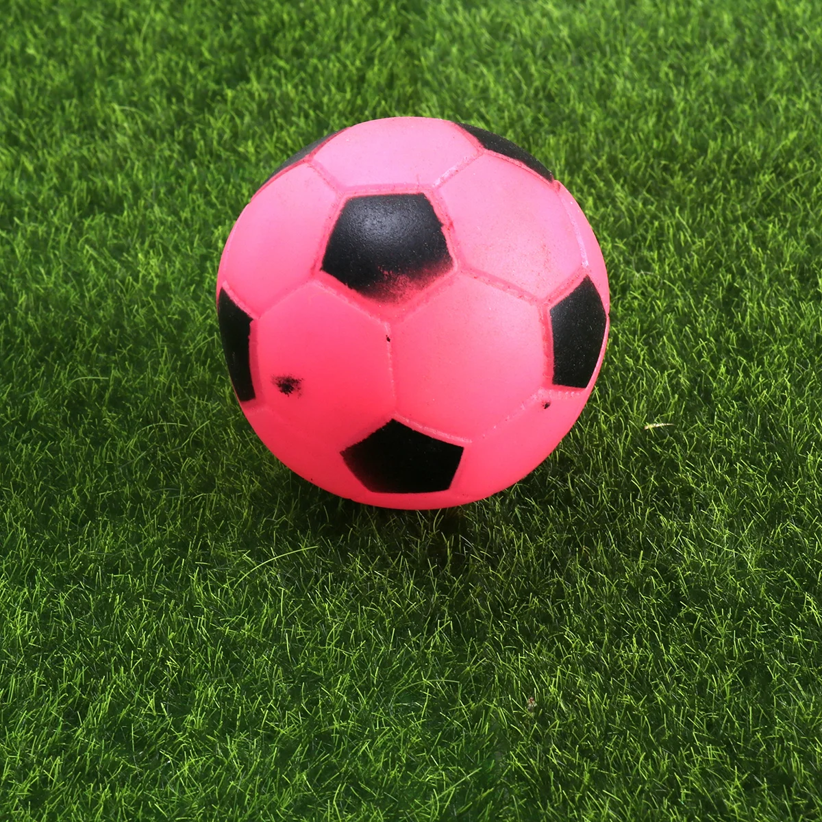 

Football Rubber Dog Chew Bite-Resistant Soccer Squeaky Sound Interactive Training Rubber Squeaker Toys Dog Chew Toy