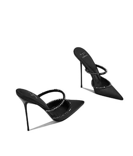 New sexy black pointed thin heeled high-heeled women's bag toe shoes with rhinestone decoration, stunning queen