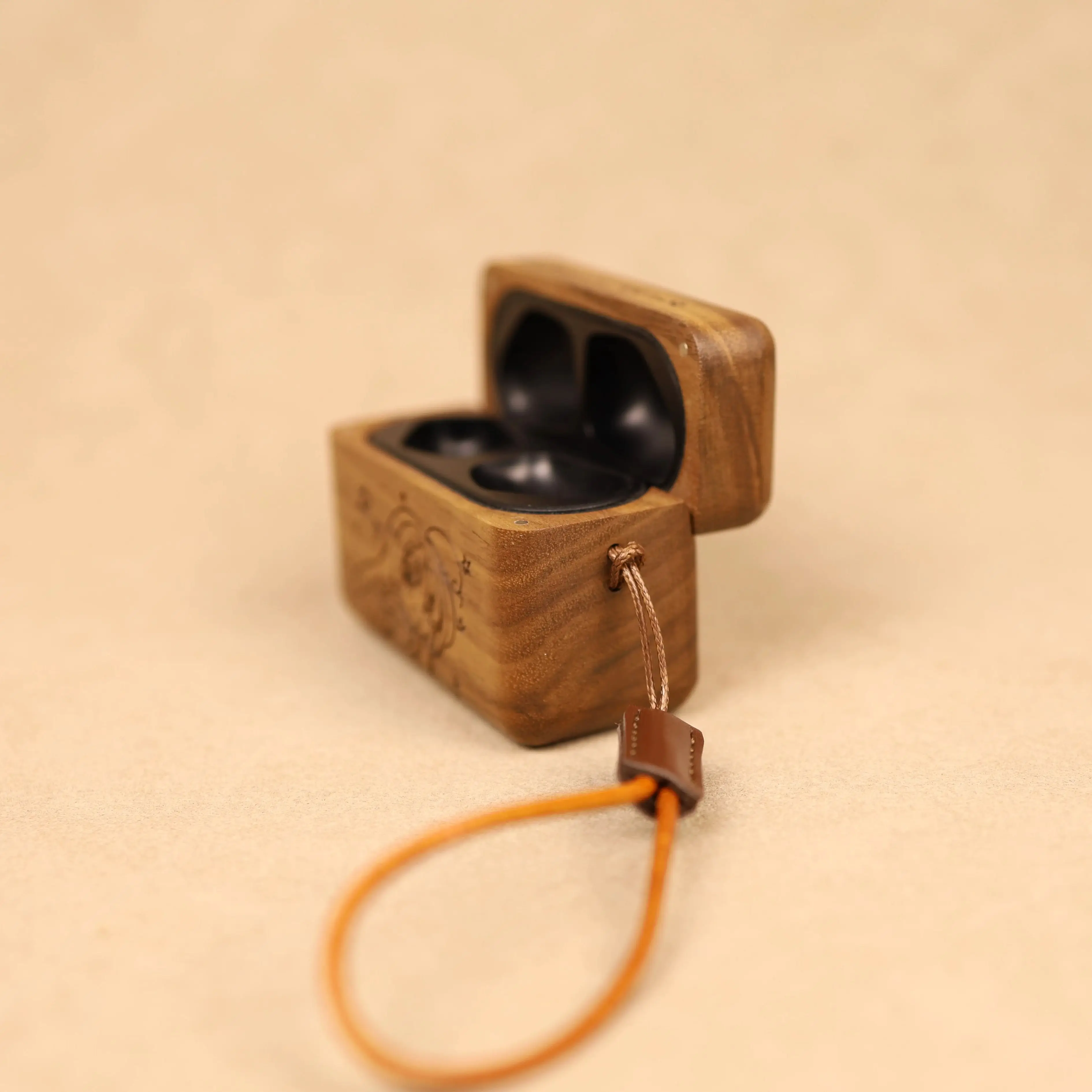 Handmade Walnut Wood Protective Case for Marshall MOTIF II A.N.C